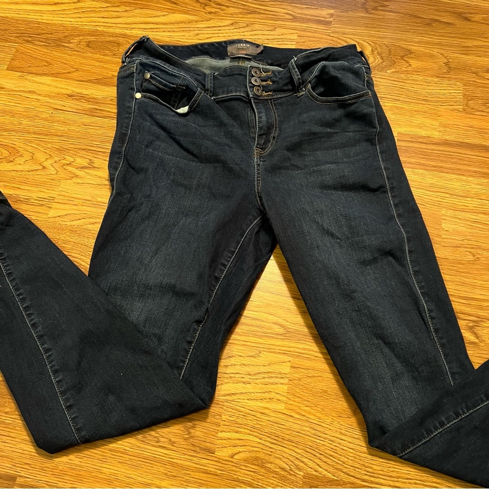 torrid Dark Blue High-Rise Feel The Fit Super Soft Casual 5 Pocket Jeggings - Picture 4 of 12
